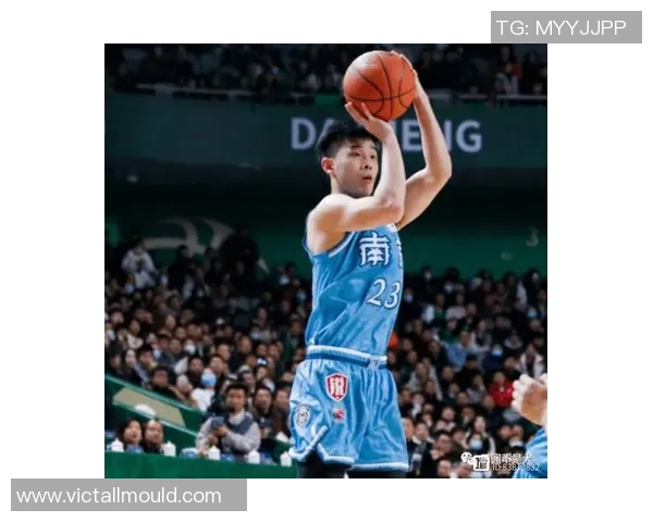 南京篮球队在世界锦标赛中的灵活性表现与战术创新分析